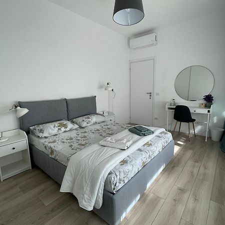 Private Room In Daniela'S House Florence Luaran gambar